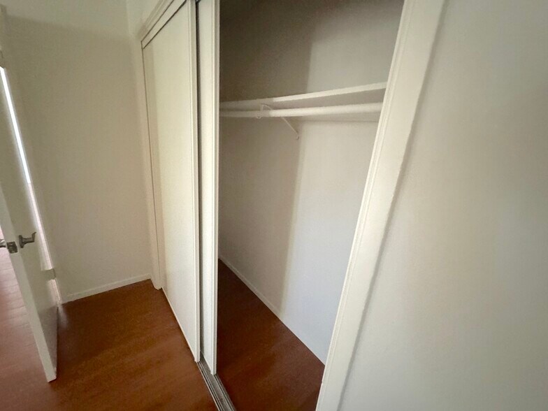 Building Photo - 447 W Elk Ave