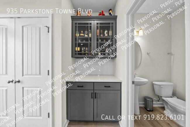 Building Photo - 935 Parkstone Towne Blvd