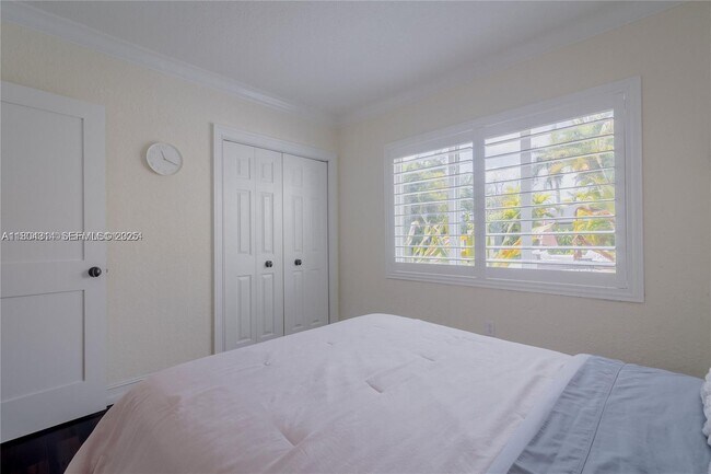 Building Photo - 8500 SW 70th St