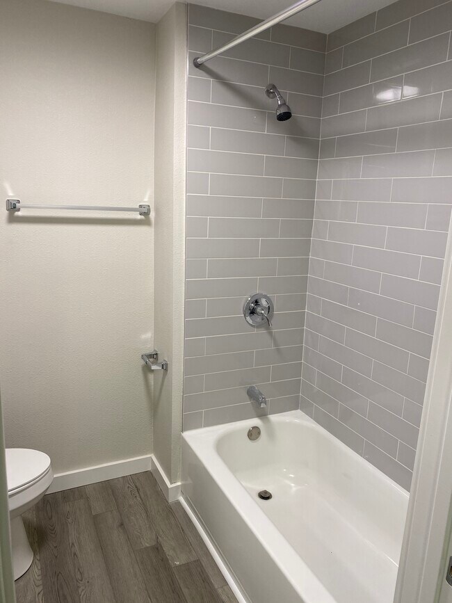 Building Photo - 2126 N 25th Pl