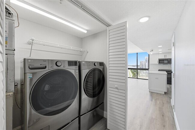 Building Photo - 3301 Bayshore Blvd