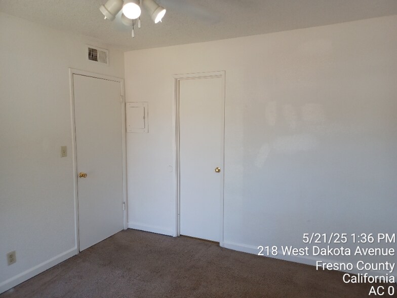 Building Photo - 212 W Dakota Ave