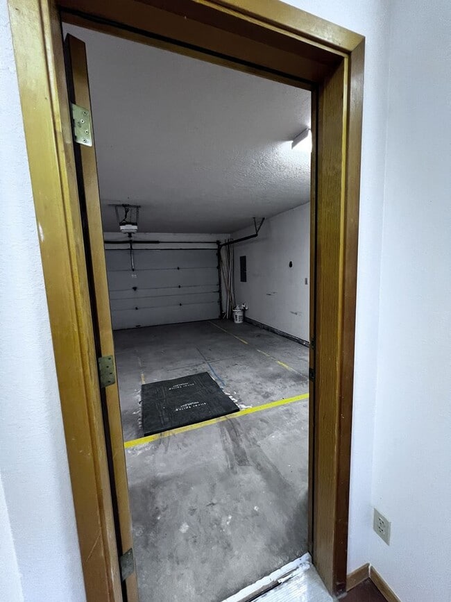 Building Photo - 5 Oriente Ct
