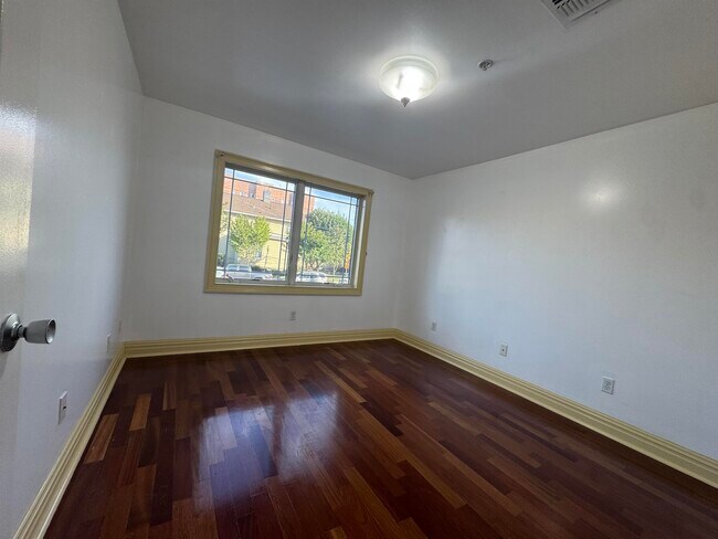 Building Photo - 803 Sip St