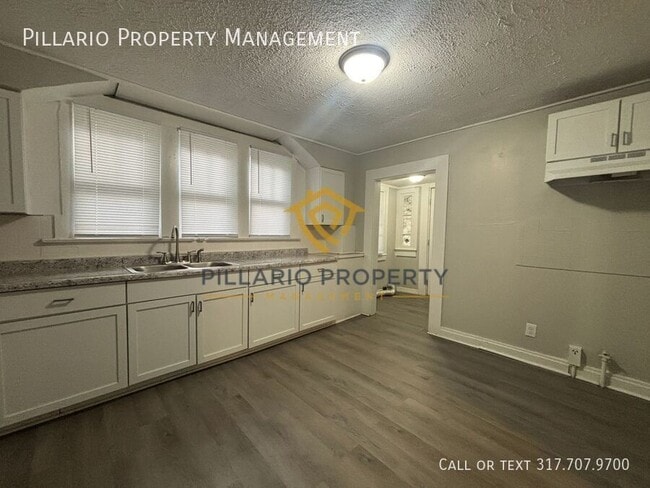 Building Photo - 1025 W 35th St