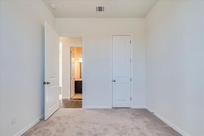 Building Photo - 1689 Cool Spring Way