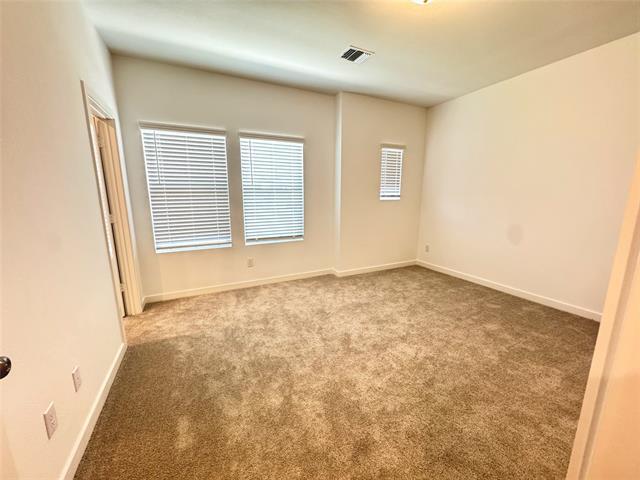 Building Photo - 5720 Lakeview Dr