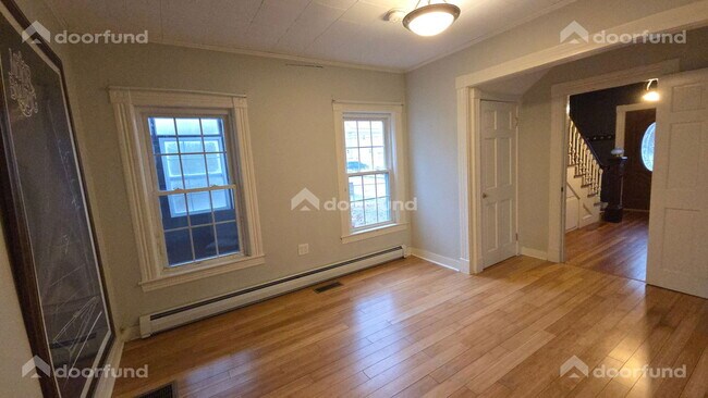 Building Photo - 202 Hildreth St