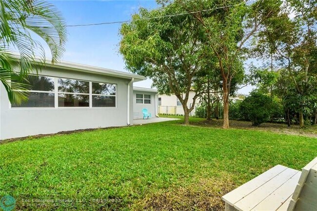 Building Photo - 50 NE 45th Ct