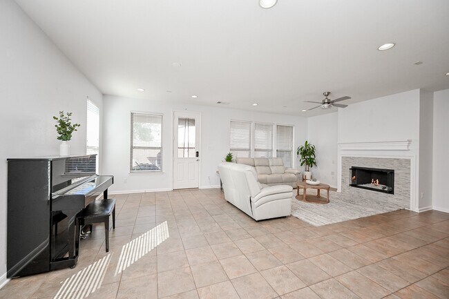 Building Photo - 28610 Cranford Sage Ln