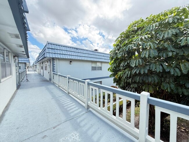 Building Photo - 323 Tuscany F