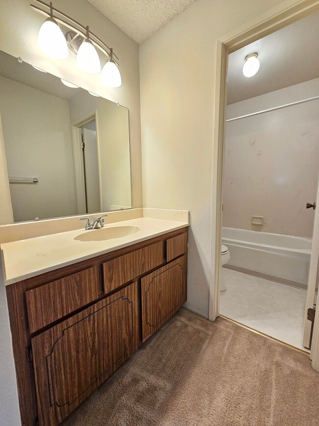 Building Photo - 5025 Valley Crest Dr