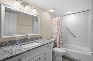 Building Photo - 2300 Hidden Lake Dr