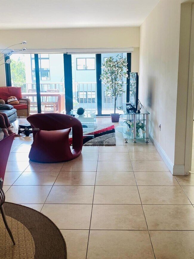 Building Photo - 575 Crandon Blvd