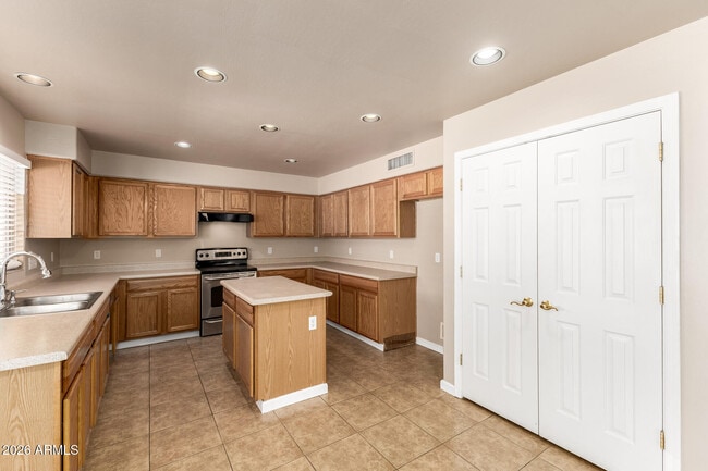 Building Photo - 1776 S 156th Ln