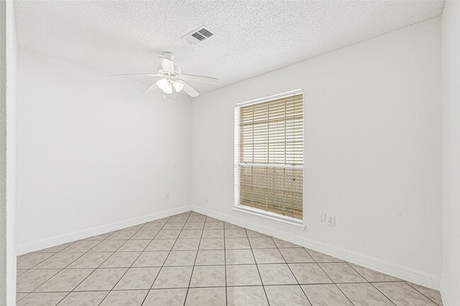 Building Photo - 9208 Carousel Ln