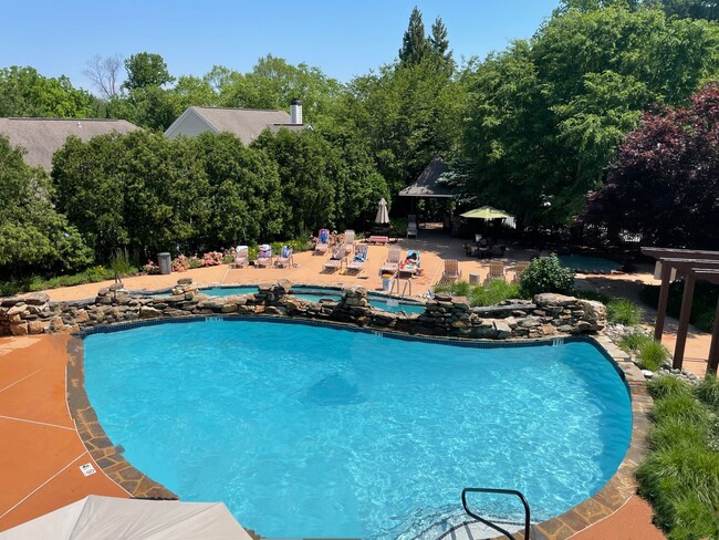 Building Photo - 4 Bedroom 4 Bath culdesac home in the Hart...