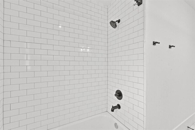Building Photo - 2703 Tannehill Dr