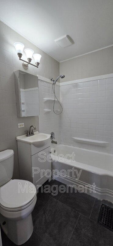Building Photo - 1743 Rosemont Dr