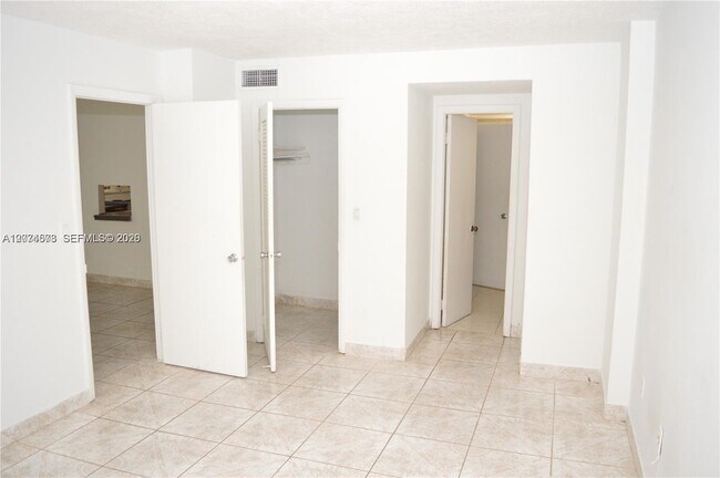 Building Photo - 15600 NW 7th Ave
