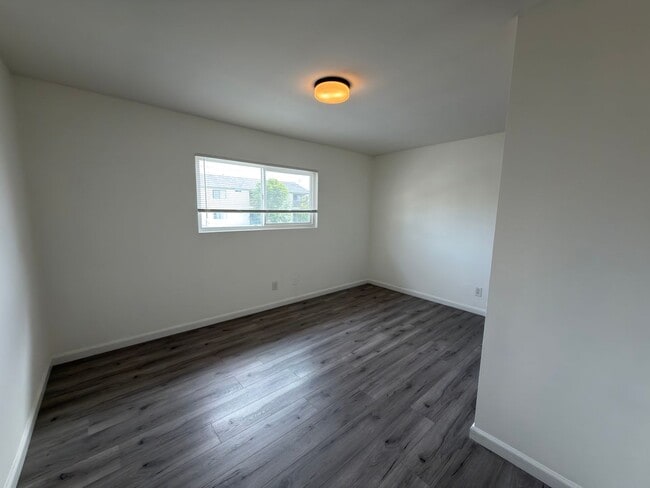 Building Photo - 1110 Mira Mar Ave