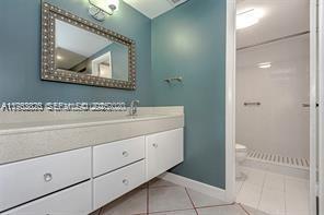 Building Photo - 500 Bayview Dr