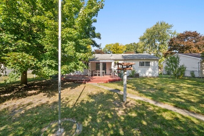 Building Photo - Amazing Troy Rental Available Now!