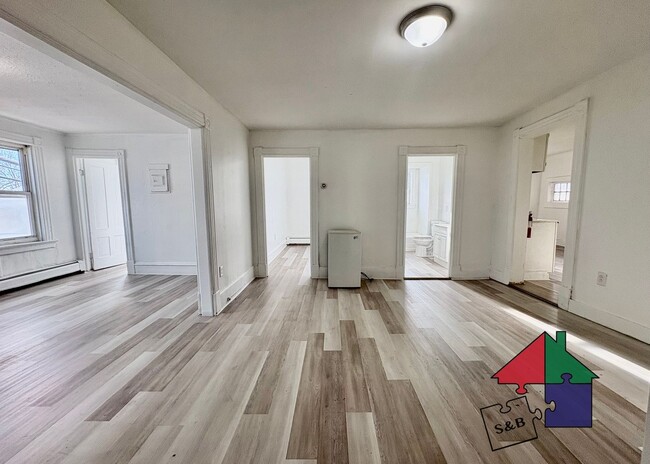 Building Photo - 94 Malletts Bay Ave