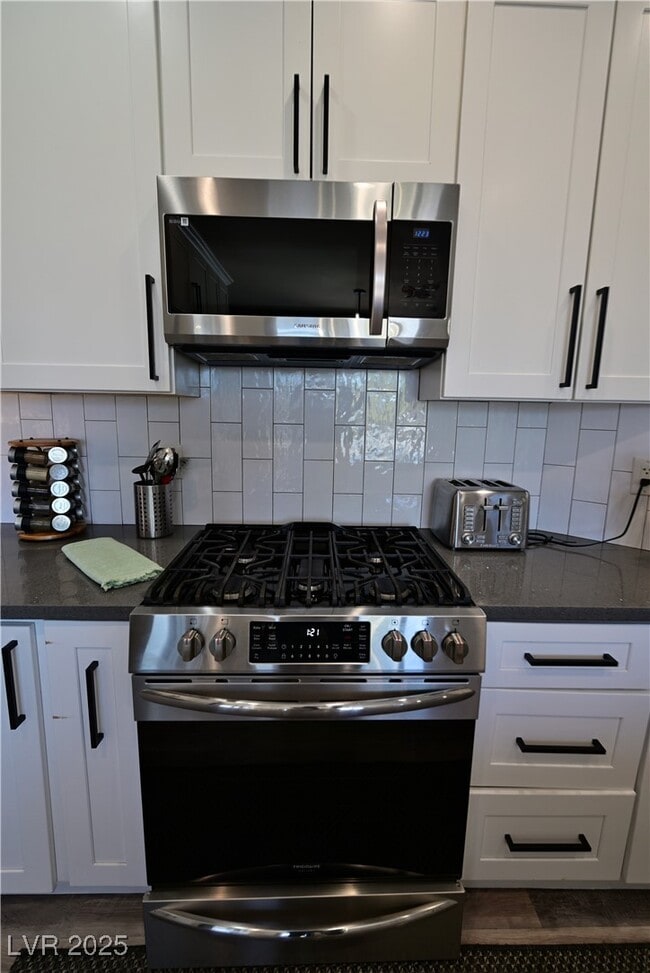 Building Photo - 10161 Bentley Oaks Ave