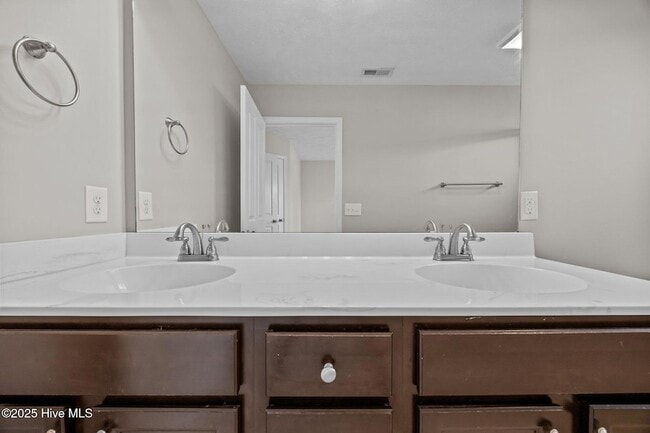 Building Photo - 123 Lightwater Dr