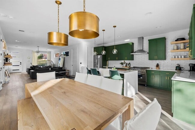 Building Photo - 404 Powell Cir