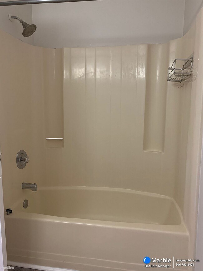 Building Photo - 3 br, 1 bath Townhome - 1426 Dighton Ct