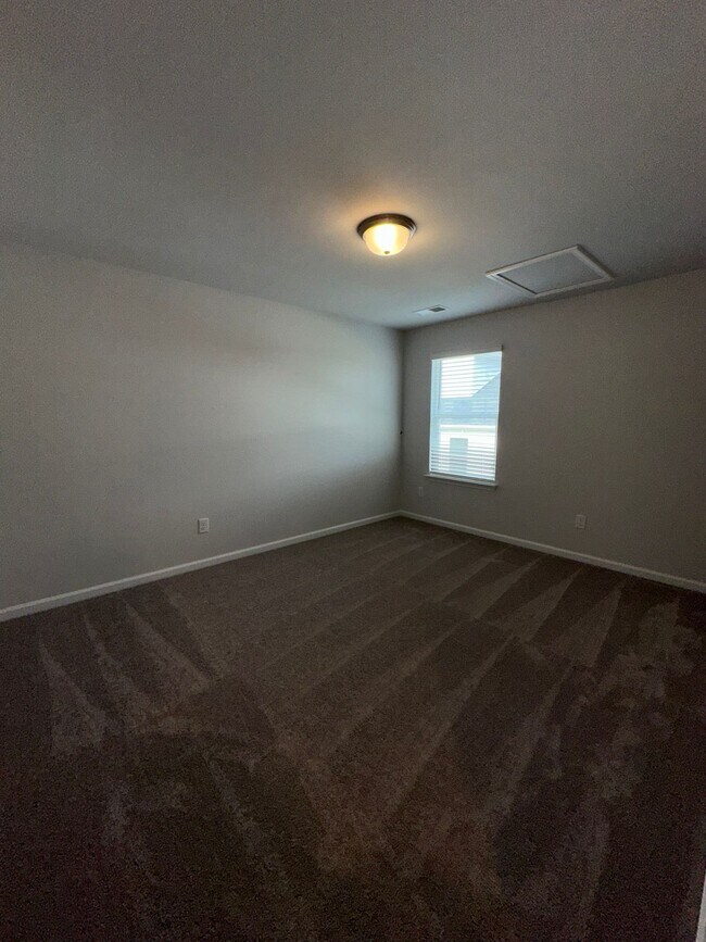Building Photo - 213 Boneset Dr