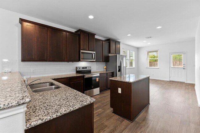 Building Photo - 213 Michaelis Dr