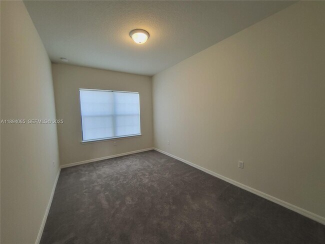 Building Photo - 2820 Troubadour St