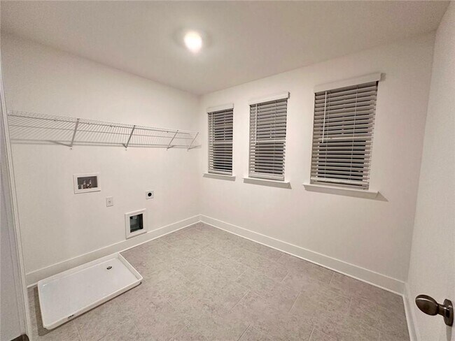 Building Photo - 537 Hyde Rdg Trl