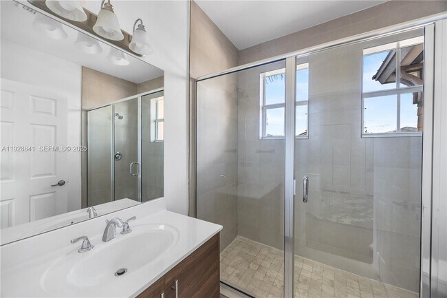 Building Photo - 10470 NW 69th Terrace