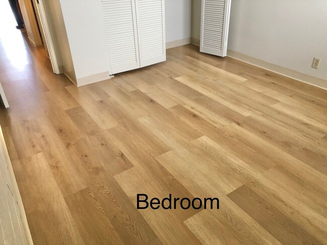 Building Photo - Citron Villa, 1 bdrm, 1 bath, 1 covered pk...