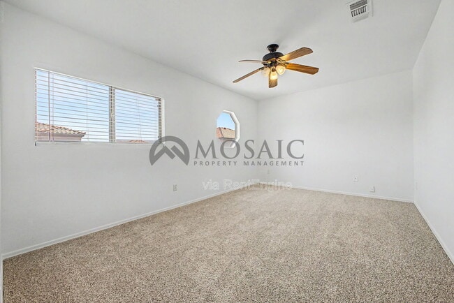 Building Photo - 2232 E Spruce Dr