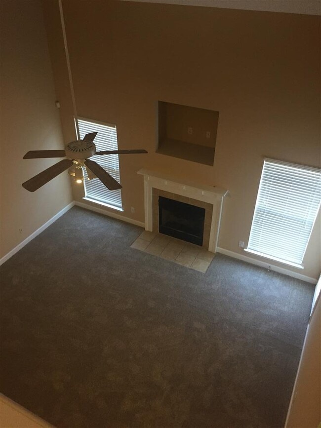 Building Photo - Large townhome near Percy Priest Lake