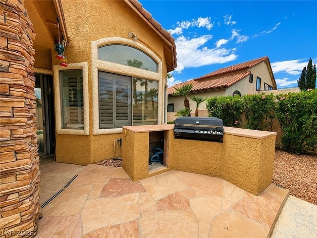 Building Photo - 1108 Ventura Hills St