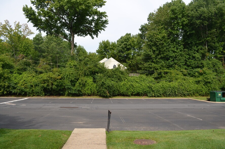 Building Photo - 4600B Acton Ct