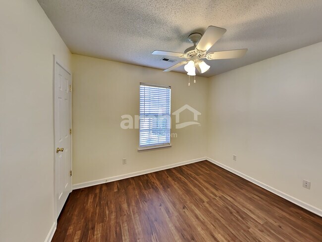 Building Photo - 4335 Bubbling Brook Ct