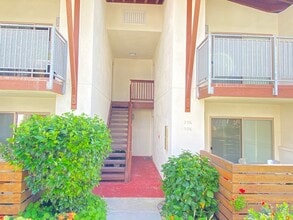 Building Photo - *Special* 1 Bedroom, 1 Bath Condo in Pacific Pines Community