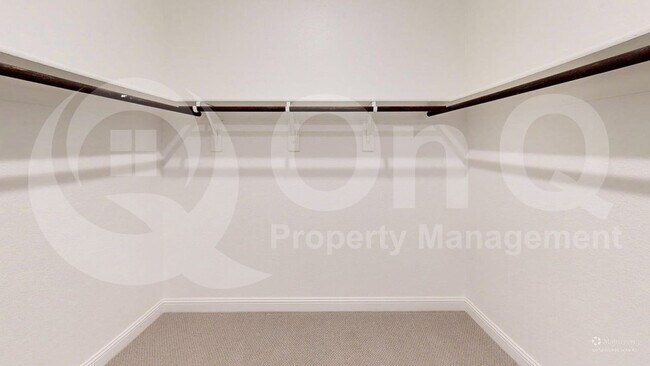 Building Photo - 613 Huntley Dr