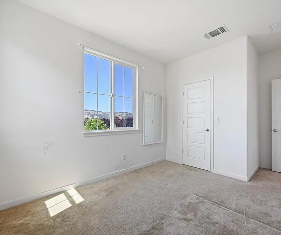 Building Photo - 5401 Kaitlyn Pl