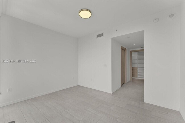 Building Photo - 1000 Brickell Plaza