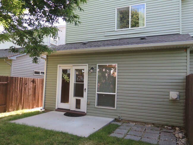 Building Photo - 2123 S Dorothy Ave