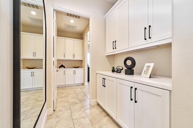 Building Photo - 75208 Citadel Pl