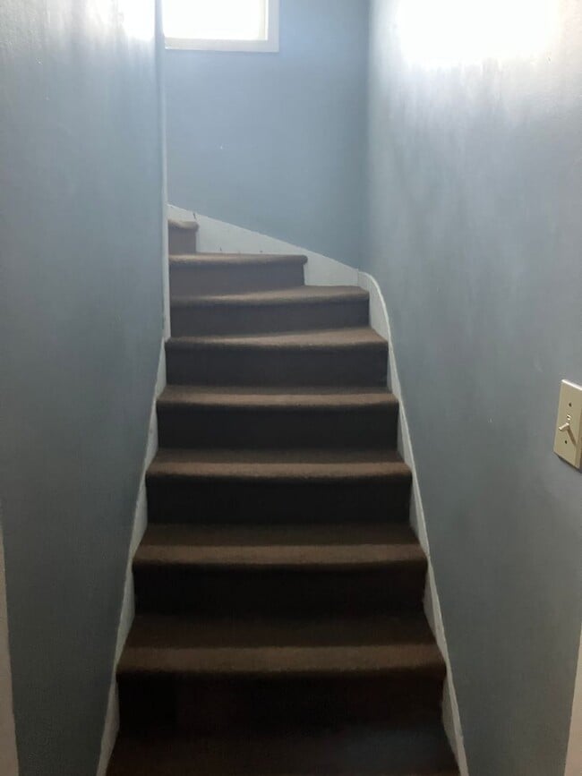 Building Photo - 612 Wallace Dr